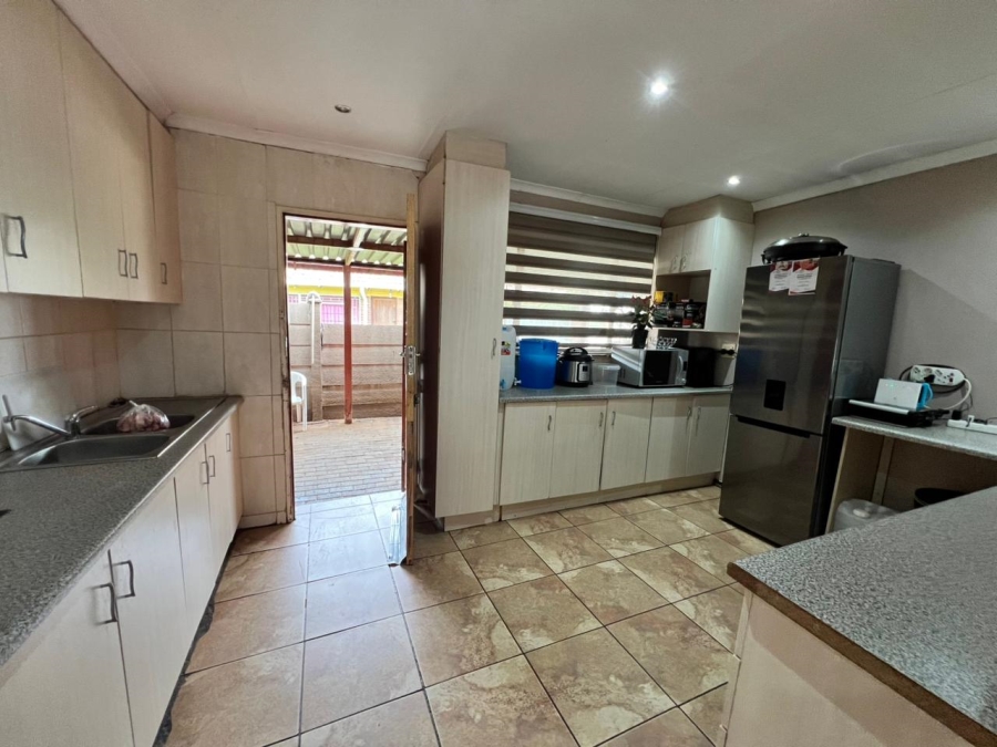 3 Bedroom Property for Sale in Lourierpark Free State